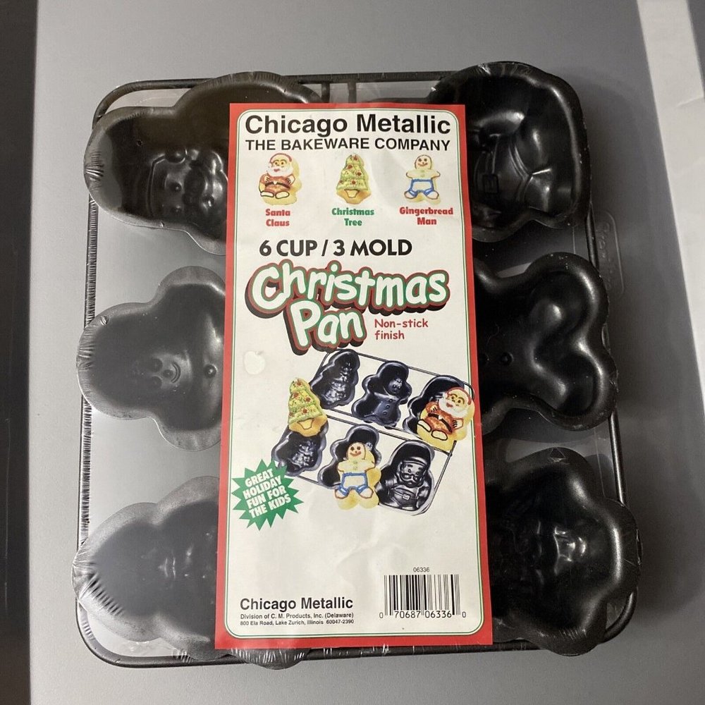 Chicago Metallic Bakeware Company Christmas Mold Pan  Santa Gingerbread Tree